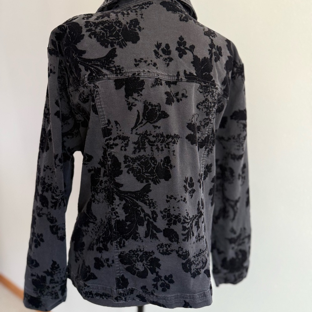 Black Floral Flocked Denim Jacket M Snap Front Statement Jacket - Picture 8 of 11